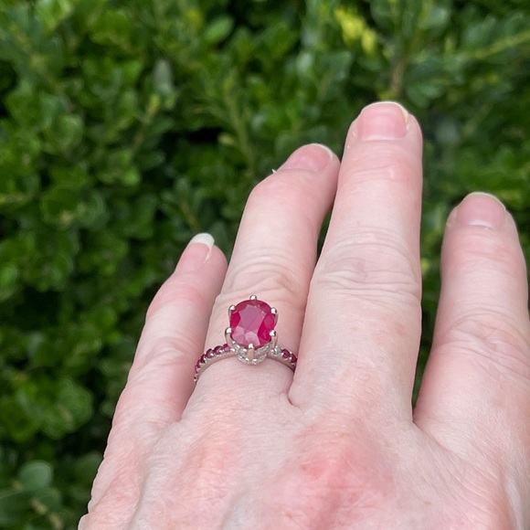 2.7 ct Ruby set in 18k white gold diamonds around the Ruby $7000. Steal-read on! - Picture 2 of 13